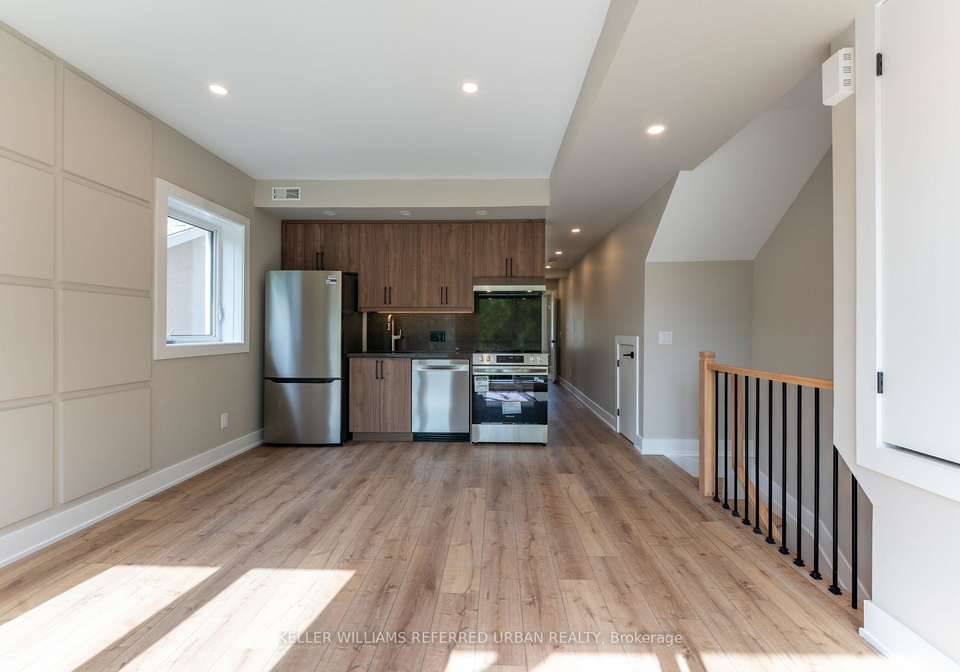 352-jones-avenue-toronto-toronto-ontario-e13491536