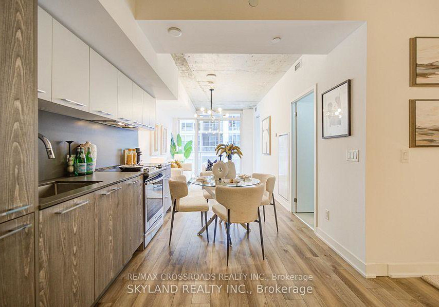 30-baseball-place-toronto-toronto-ontario-e13491856