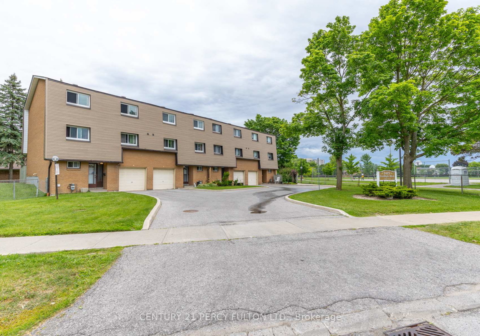 1415-fieldlight-boulevard-pickering-ontario-e13492990