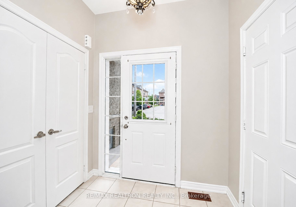 8-maidstone-way-whitby-ontario-e13493586