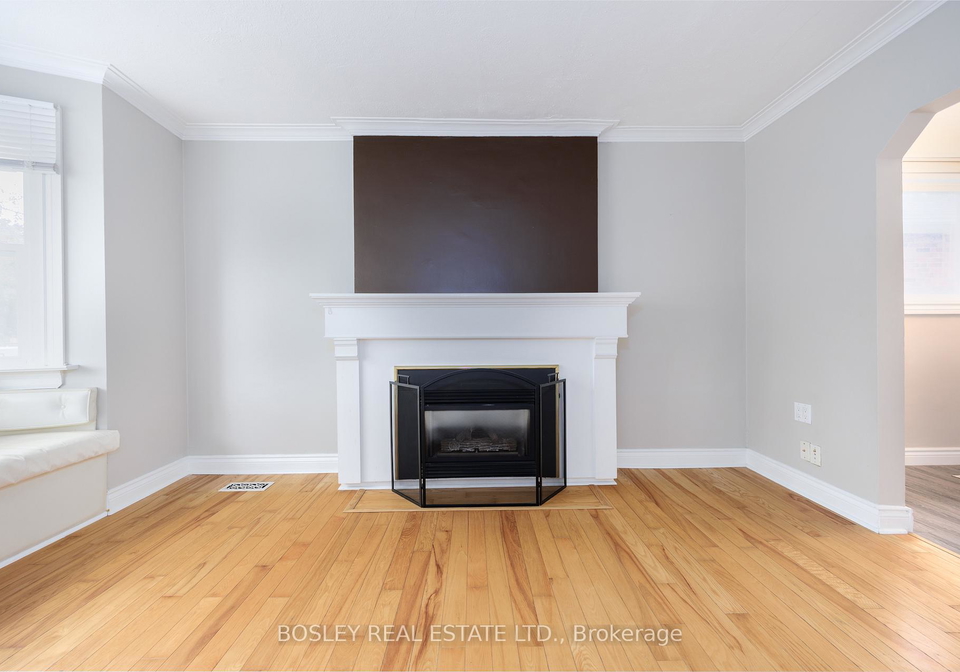 651-cosburn-avenue-toronto-east-york-ontario-e13493622