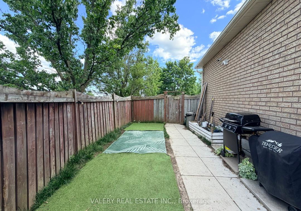 114beaver-valley-crescent-oshawa-ontario-e13493716