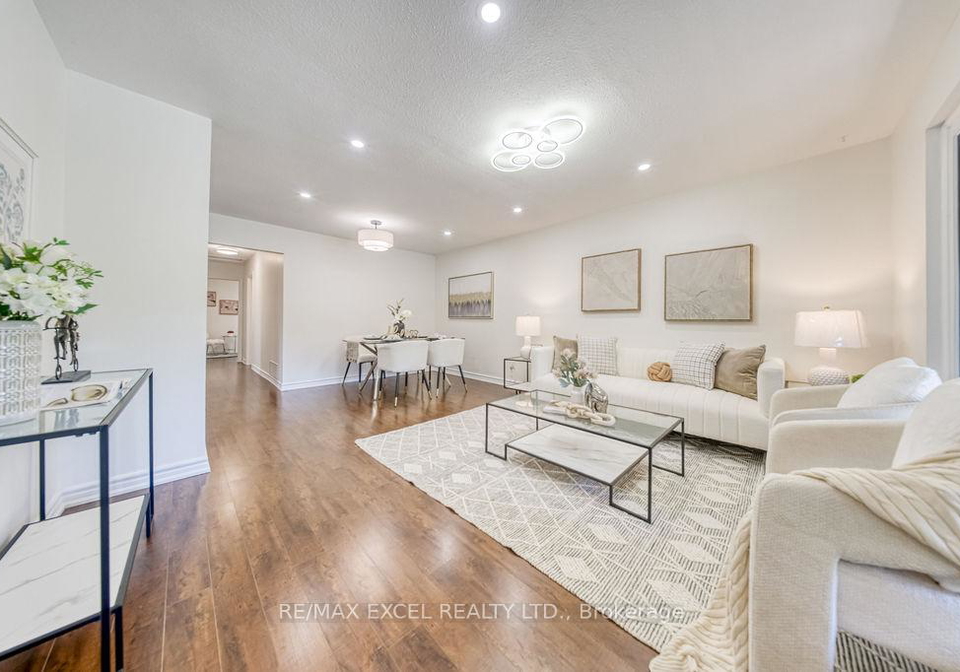 28-crittenden-square-toronto-scarborough-ontario-e13493810