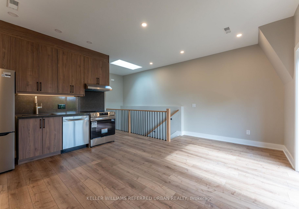 352-jones-avenue-toronto-toronto-ontario-e13494186