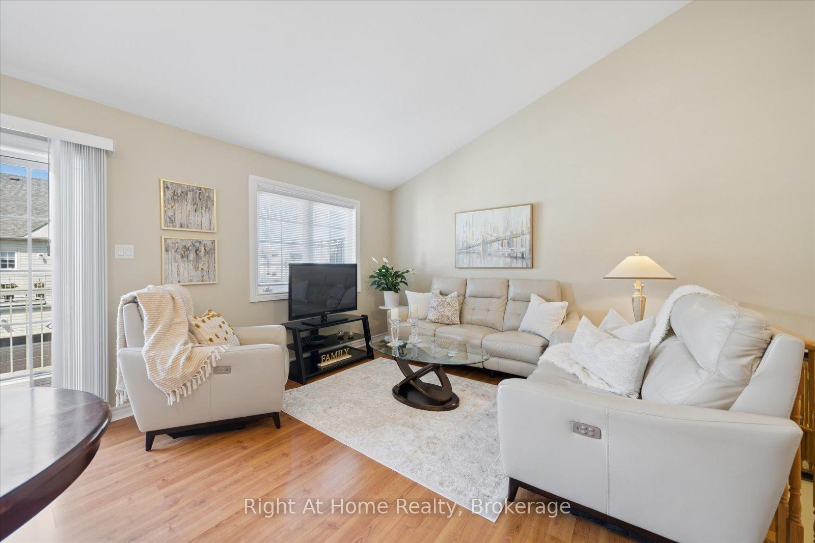 17-wicker-park-way-whitby-ontario-e13494348
