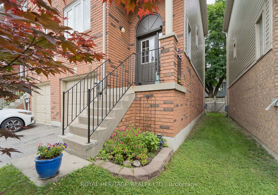 35-aspen-park-way-whitby-ontario-e13494710