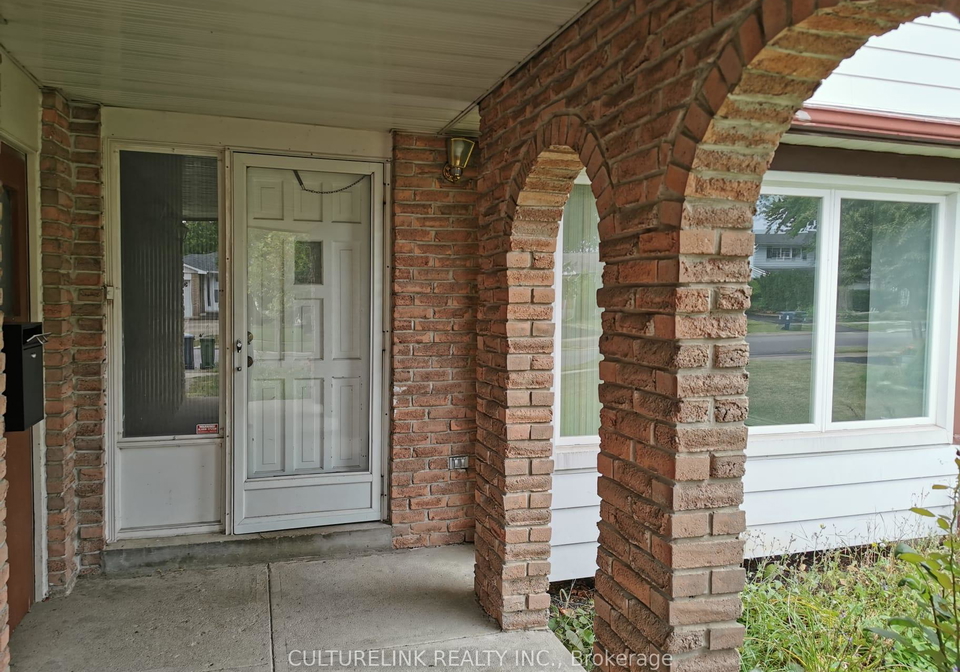 18-westwater-drive-toronto-scarborough-ontario-e13494818