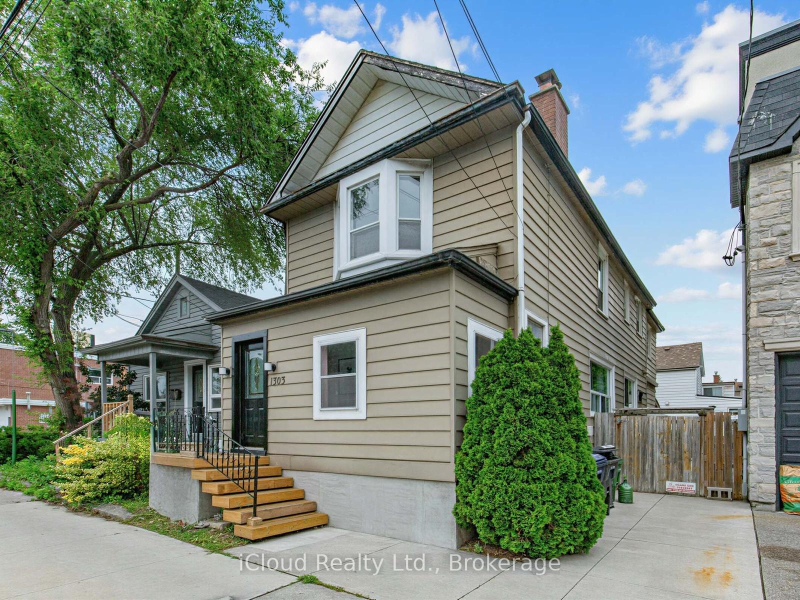 1303-woodbine-avenue-toronto-east-york-ontario-e13494922