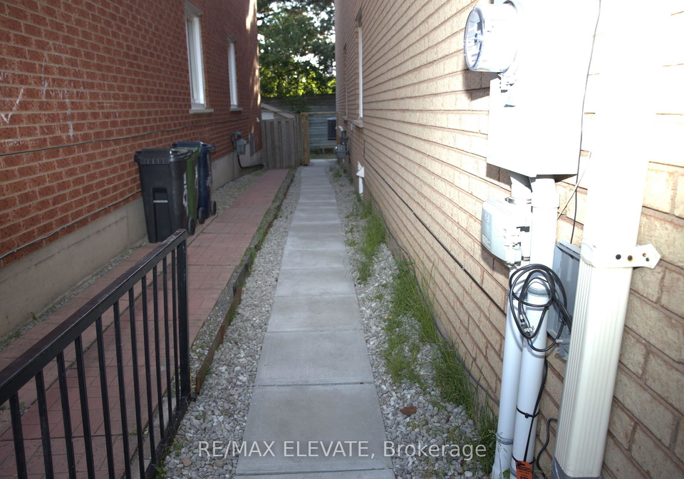 7-heaslip-terrace-toronto-scarborough-ontario-e13495094