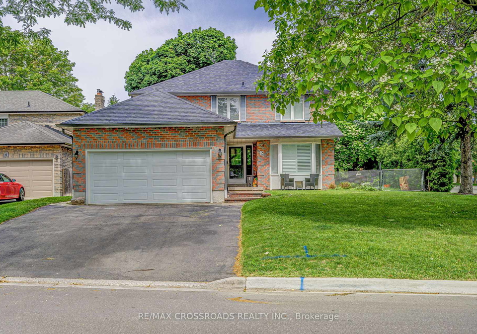 2-viceregal-court-whitby-ontario-e13497078