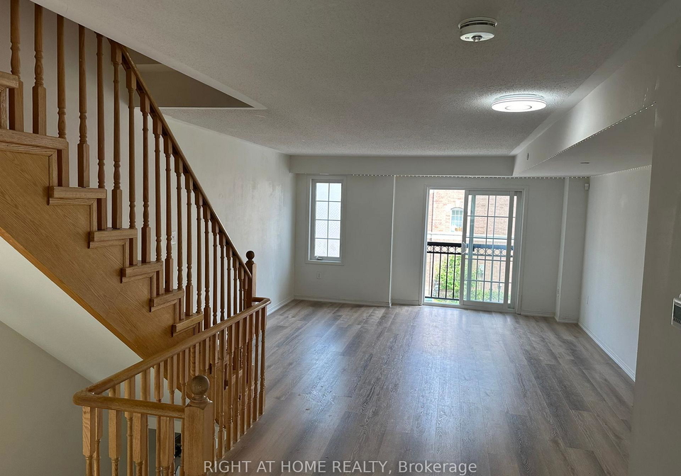 2721-deputy-minister-path-oshawa-ontario-e13497842