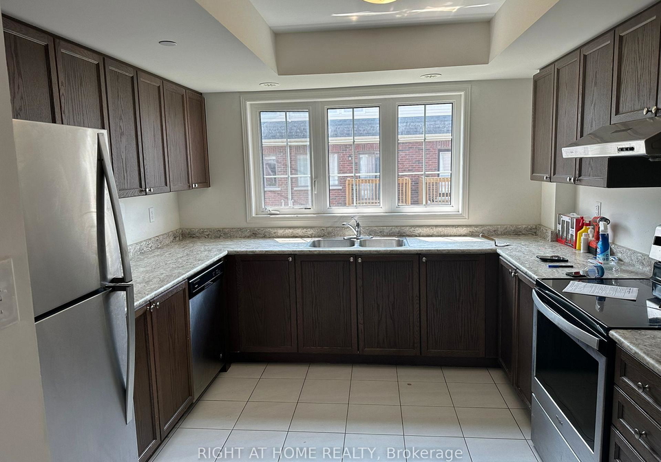 2721-deputy-minister-path-oshawa-ontario-e13497842