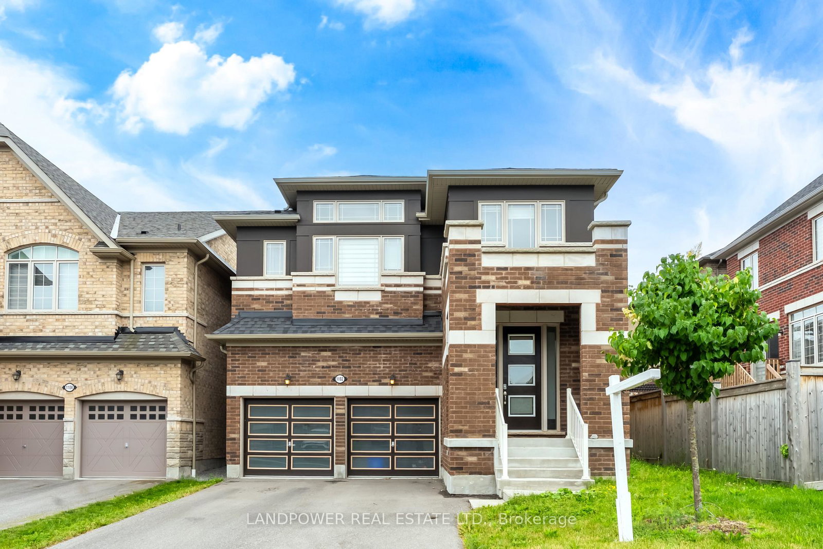 1102-sepia-square-pickering-ontario-e13498288