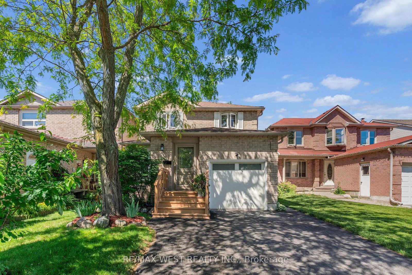 1457-anton-square-pickering-ontario-e13499396