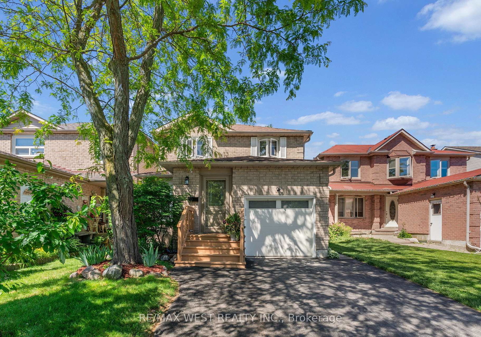 1457-anton-square-pickering-ontario-e13499396