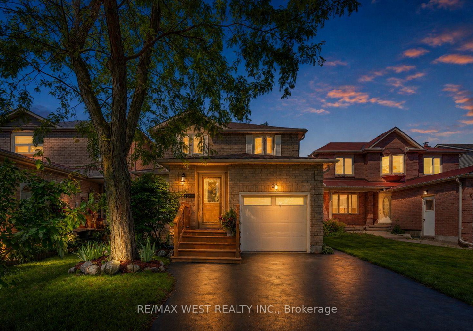 1457-anton-square-pickering-ontario-e13499396