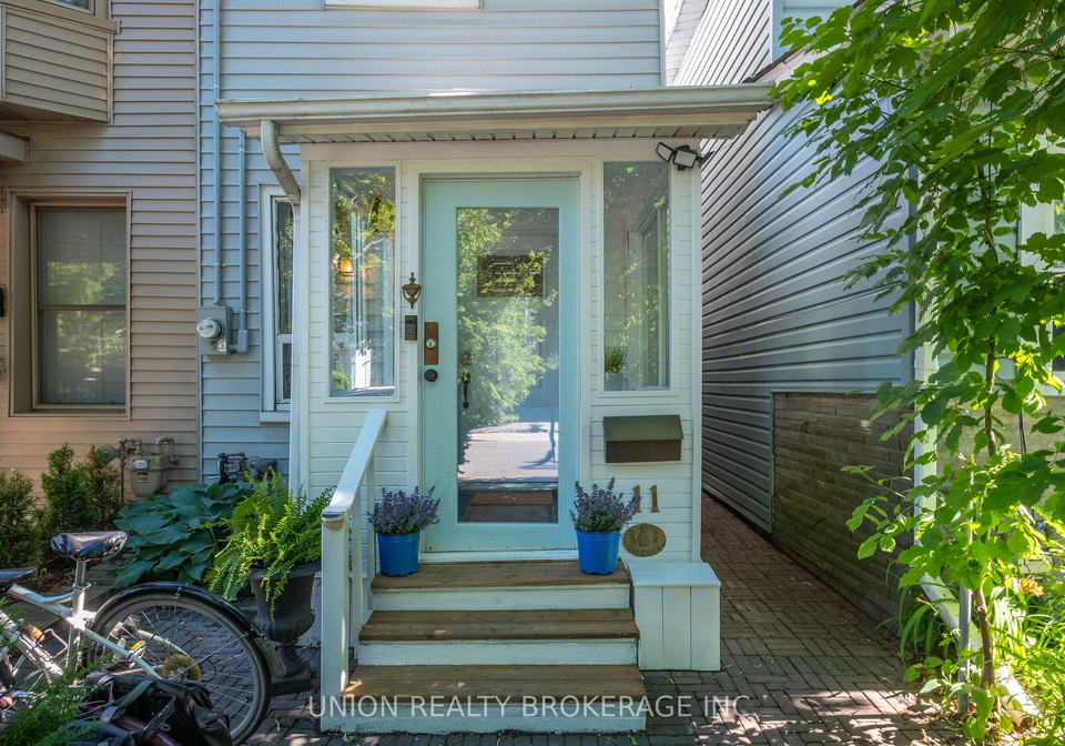 11-battenberg-avenue-toronto-toronto-ontario-e13499620