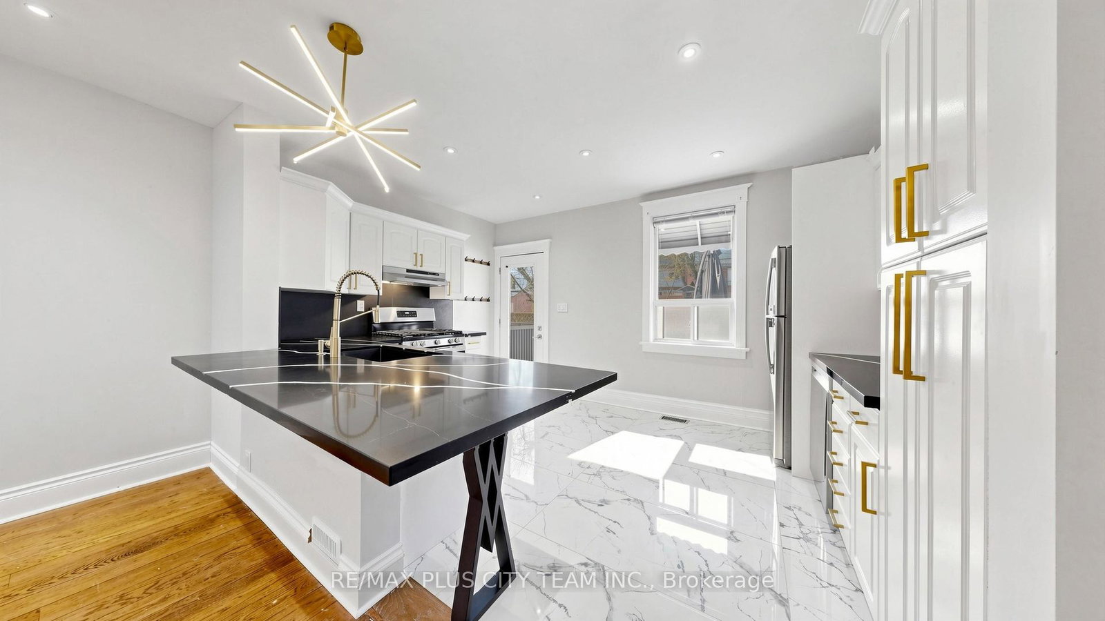 402-woodbine-avenue-toronto-toronto-ontario-e13500792