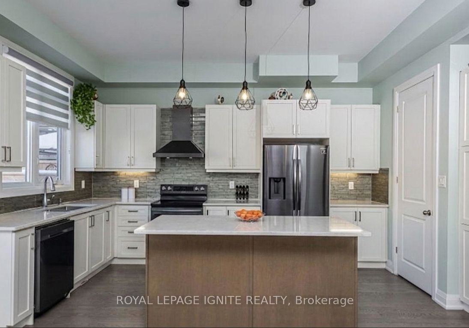 11-larkin-lane-clarington-ontario-e13501108