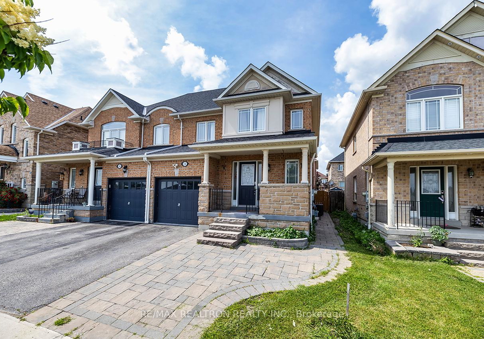 14-styles-crescent-ajax-ontario-e13501478