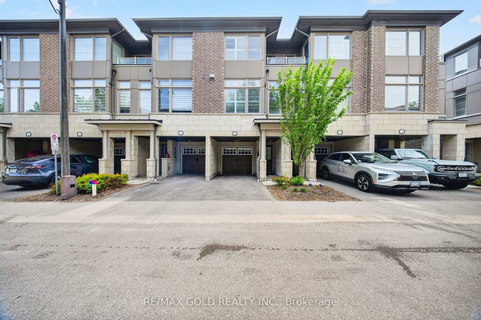 384-arctic-red-drive-oshawa-ontario-e13503040