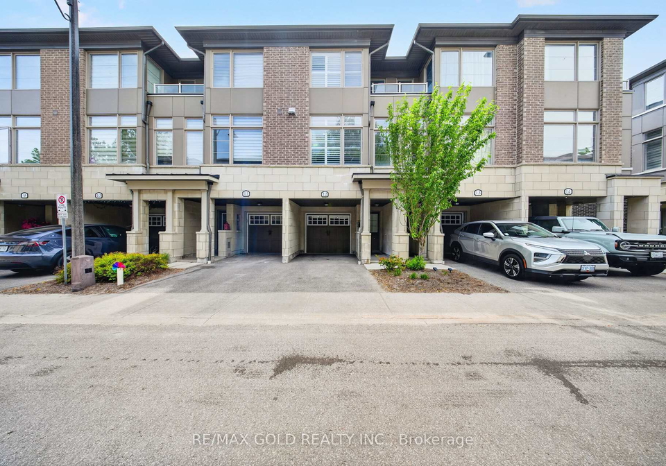 384-arctic-red-drive-oshawa-ontario-e13503040