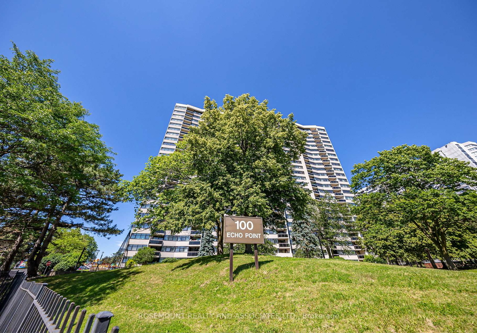 100-echo-point-toronto-scarborough-ontario-e13503092