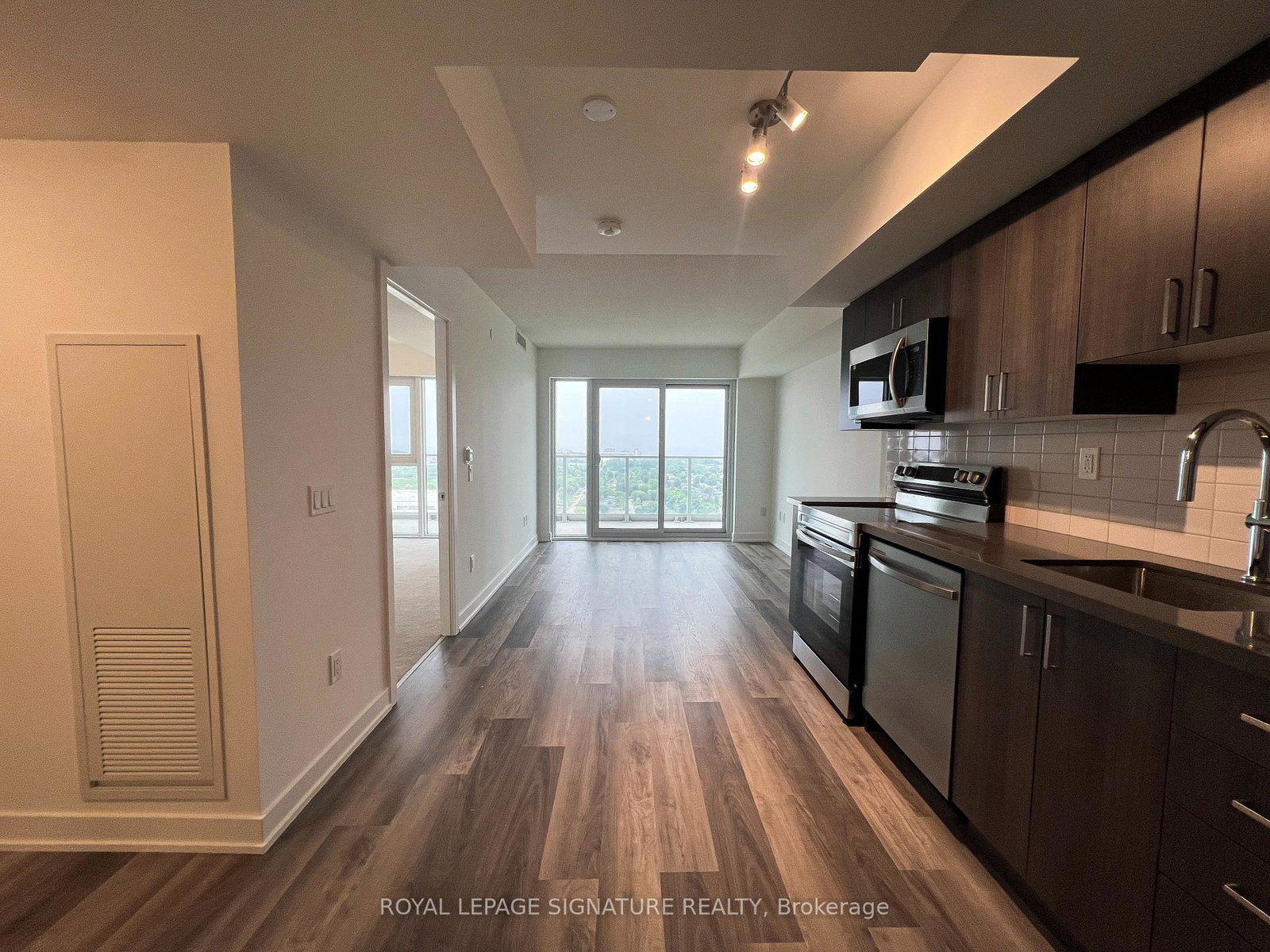 1010-sandy-beach-road-pickering-ontario-e13503126