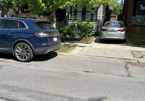 476-strathmore-boulevard-n-toronto-east-york-ontario-e13503728