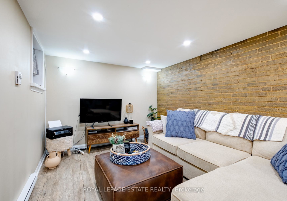 34-lockwood-road-toronto-toronto-ontario-e13503792