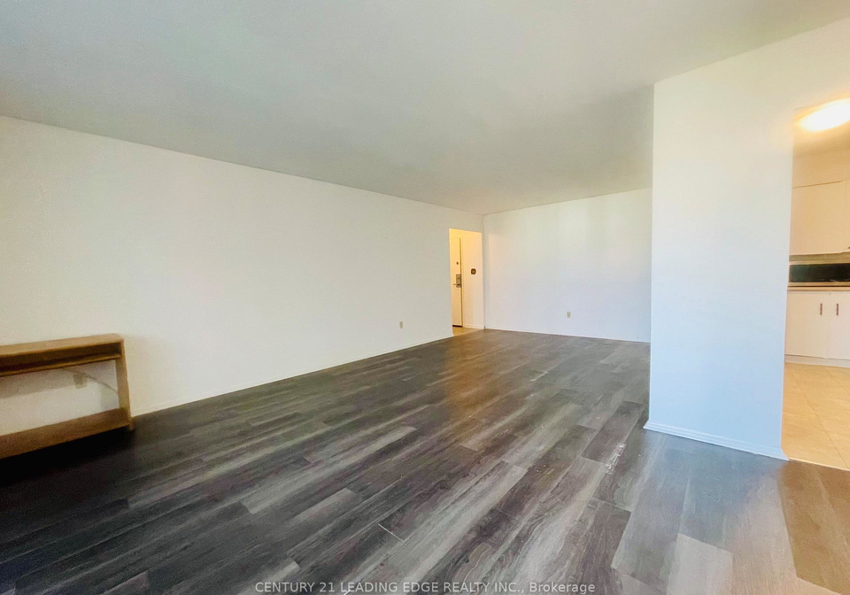 5-massey-square-toronto-east-york-ontario-e13504594