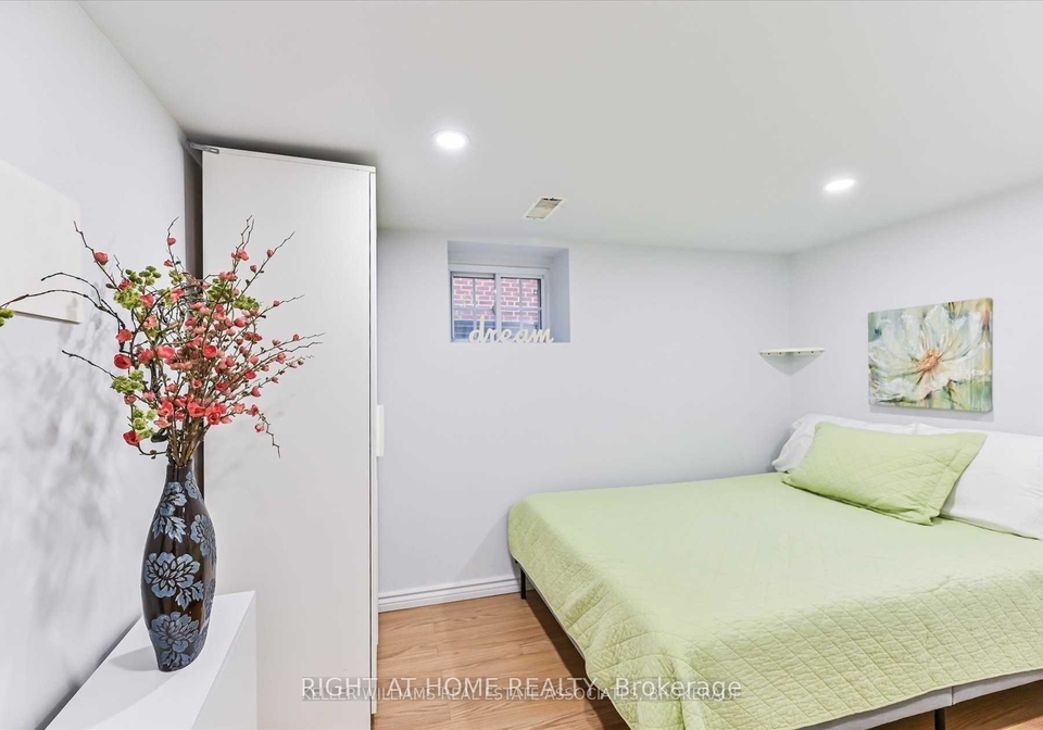 40-plaxton-drive-toronto-east-york-ontario-e13504760