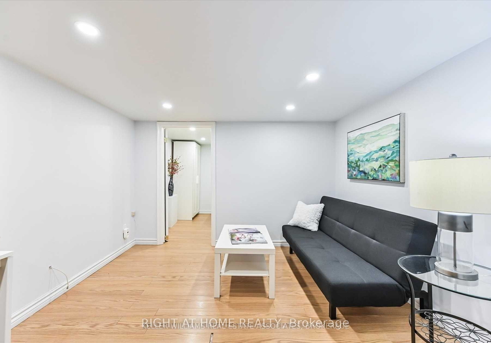 40-plaxton-drive-toronto-east-york-ontario-e13504760