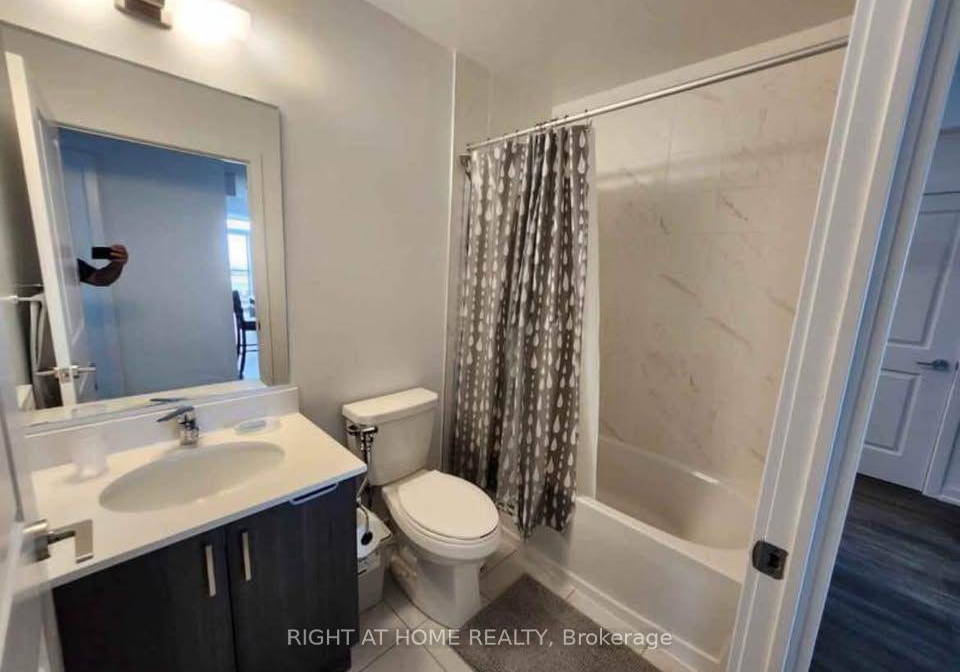 1455-celebration-drive-pickering-ontario-e13505594
