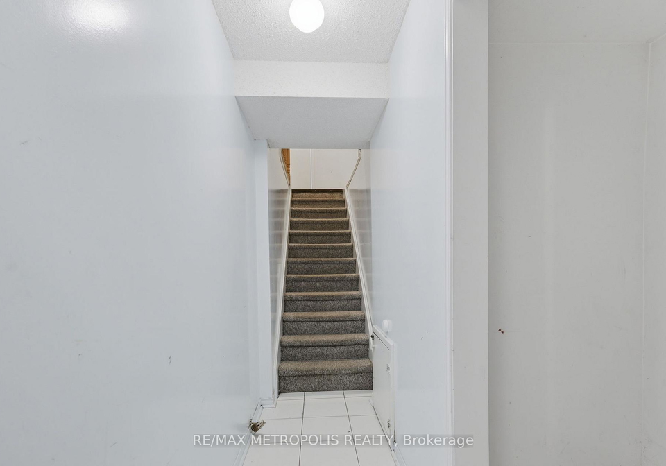 584-strouds-lane-pickering-ontario-e13506334