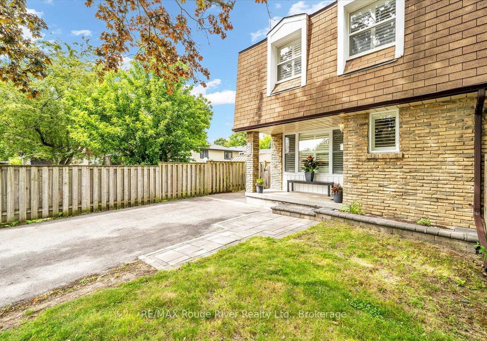 1441-wecker-drive-oshawa-ontario-e13506932
