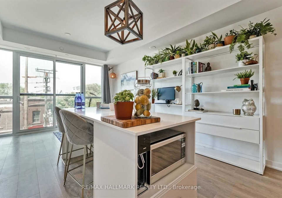 899-queen-street-e-toronto-toronto-ontario-e13507072