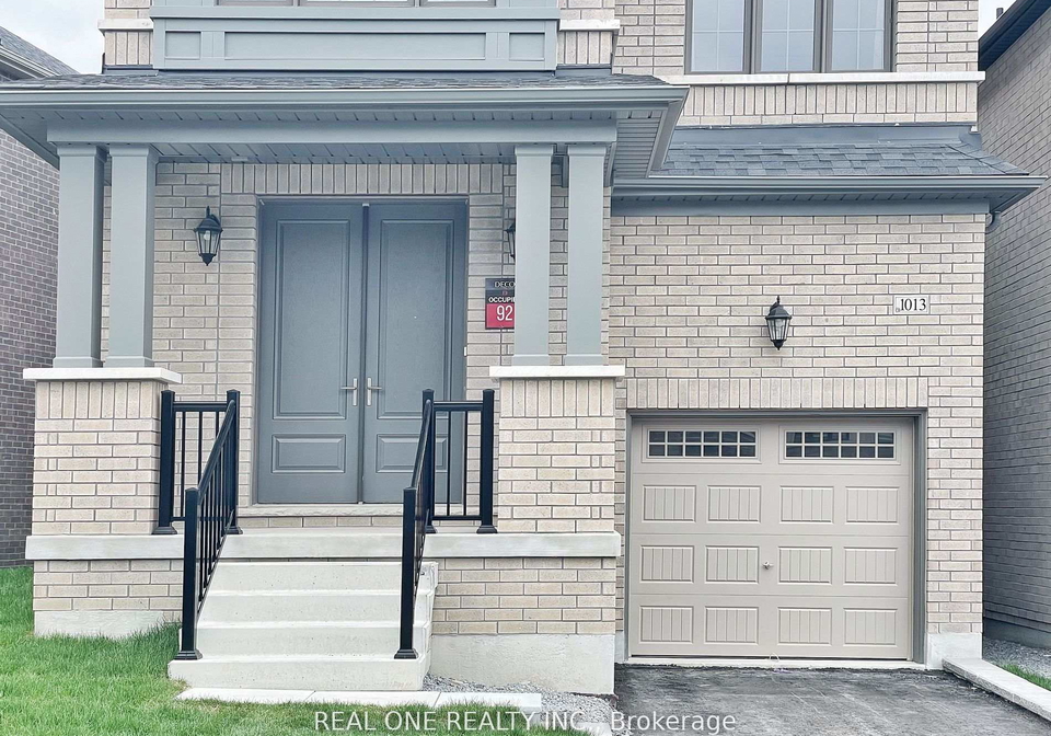 1013-pisces-trail-pickering-ontario-e13508008