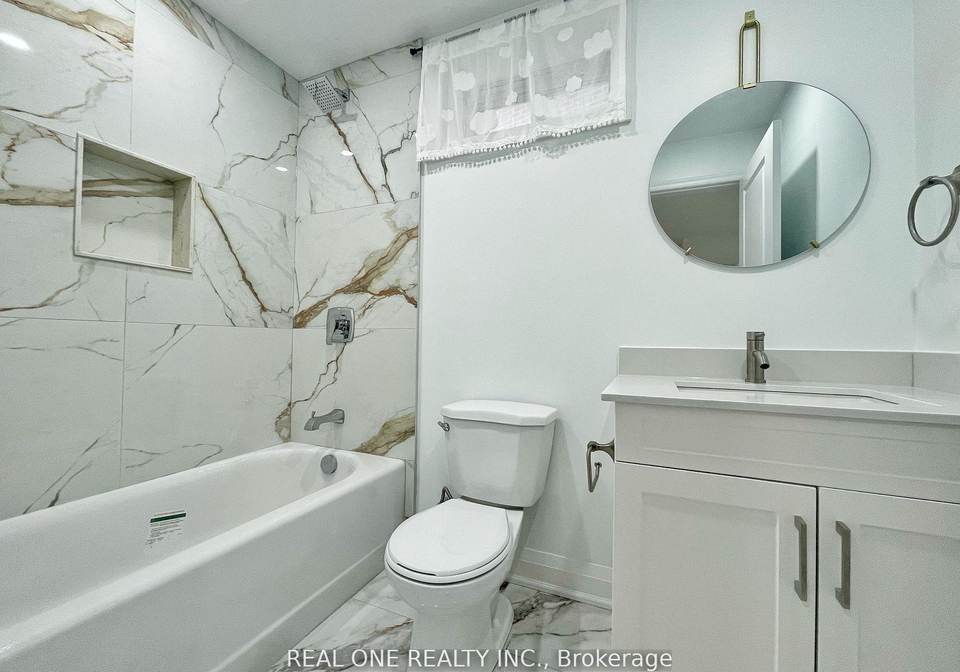 1013-pisces-trail-pickering-ontario-e13508008