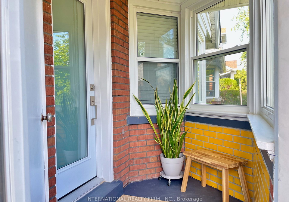 688-sammon-avenue-toronto-east-york-ontario-e13508010