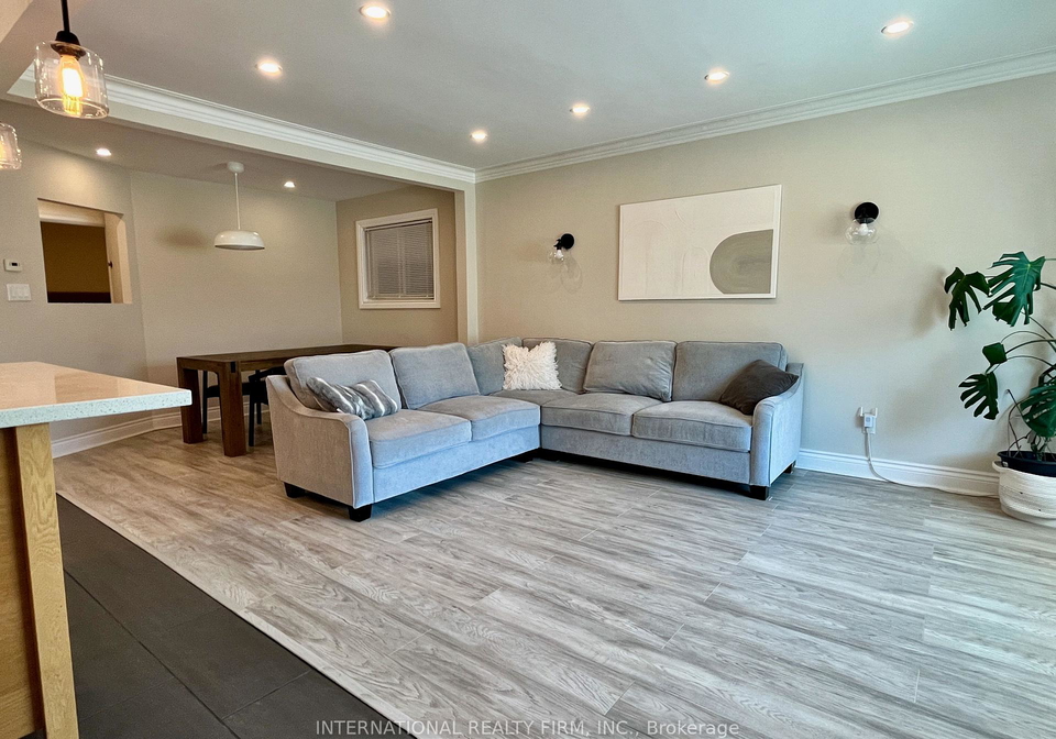 688-sammon-avenue-toronto-east-york-ontario-e13508010
