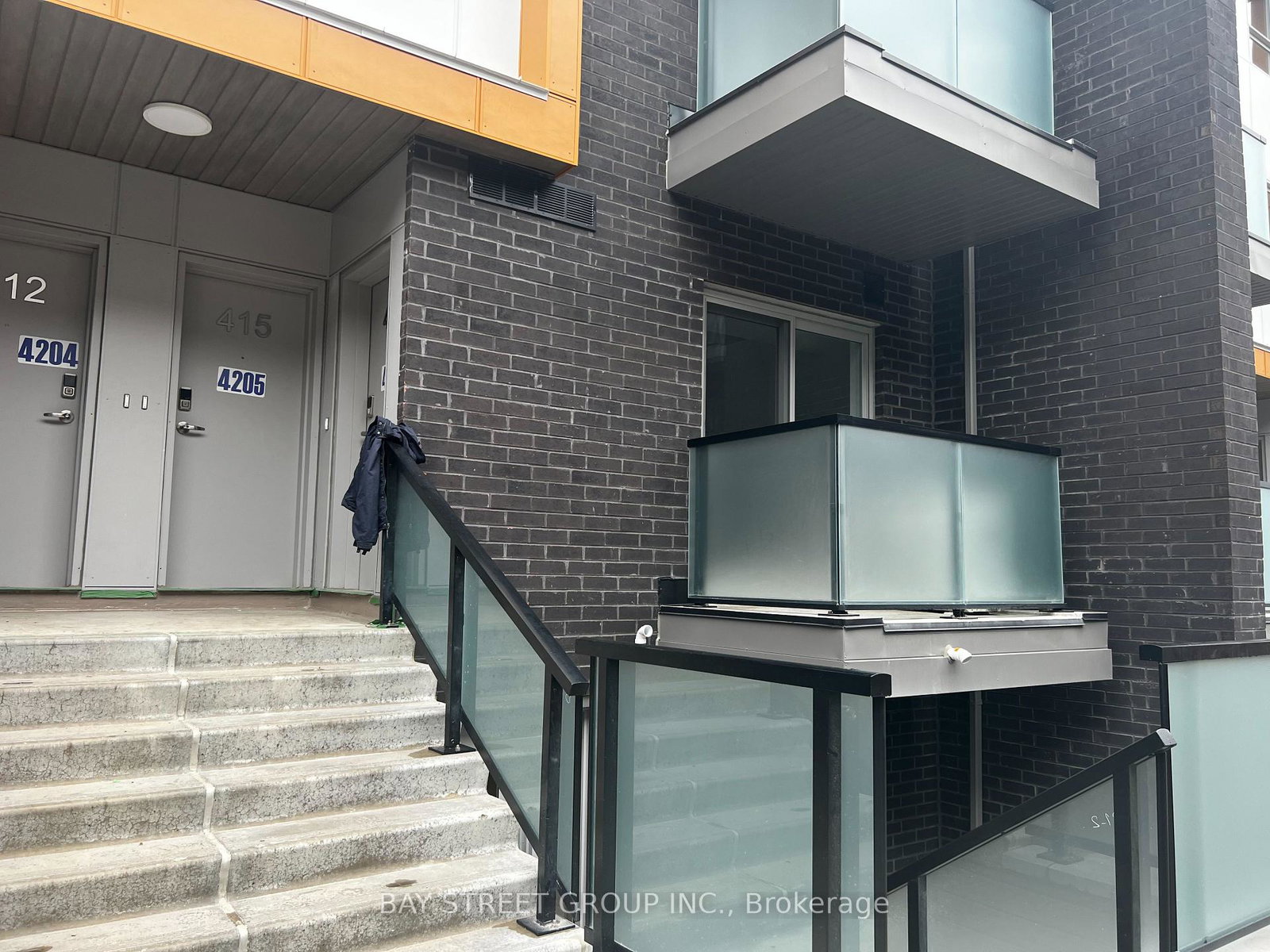 2789-eglinton-avenue-e-toronto-scarborough-ontario-e13509338