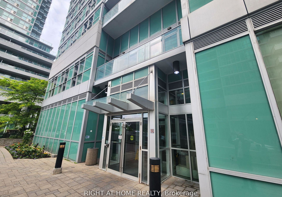 70-town-centre-court-toronto-scarborough-ontario-e13509390
