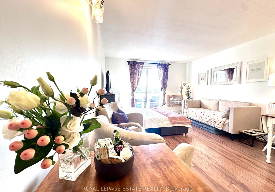 123-woodbine-avenue-toronto-toronto-ontario-e13509882