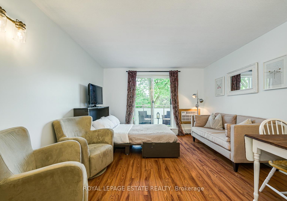 123-woodbine-avenue-toronto-toronto-ontario-e13509882