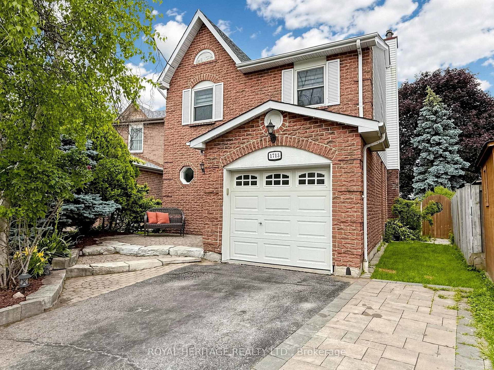 1713-minstrel-manor-pickering-ontario-e13511196