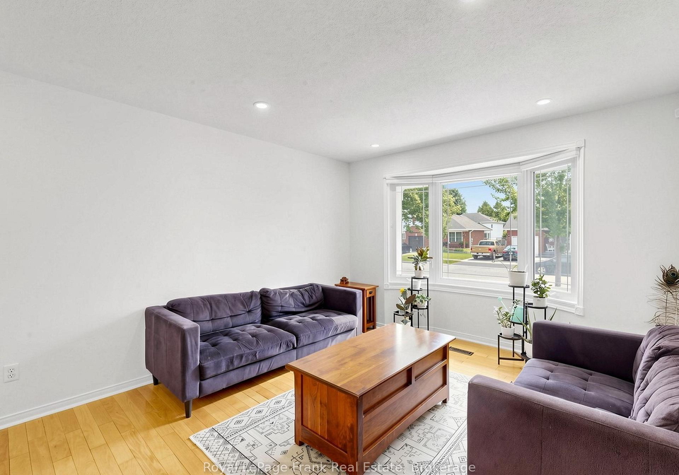 20-strathallan-drive-clarington-ontario-e13512768
