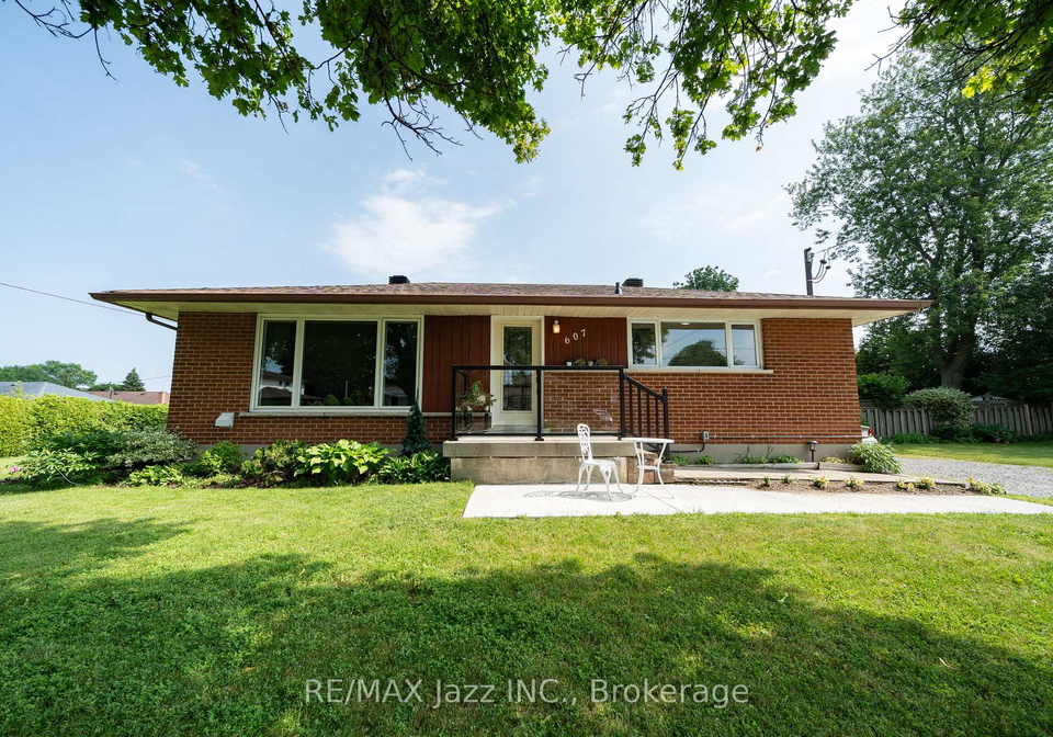 607-gliddon-avenue-oshawa-ontario-e13512922