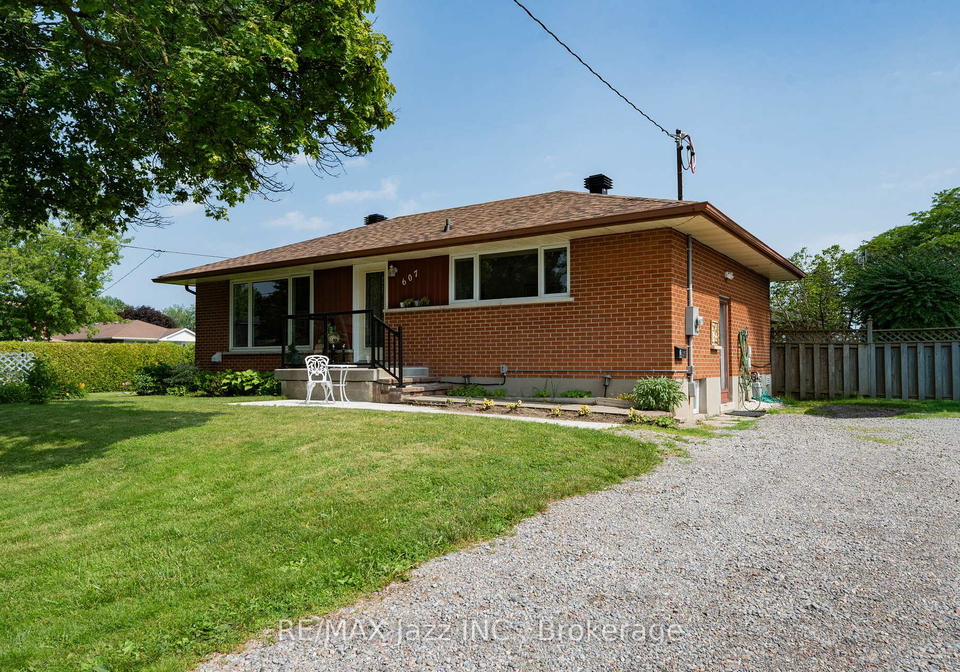 607-gliddon-avenue-oshawa-ontario-e13512922