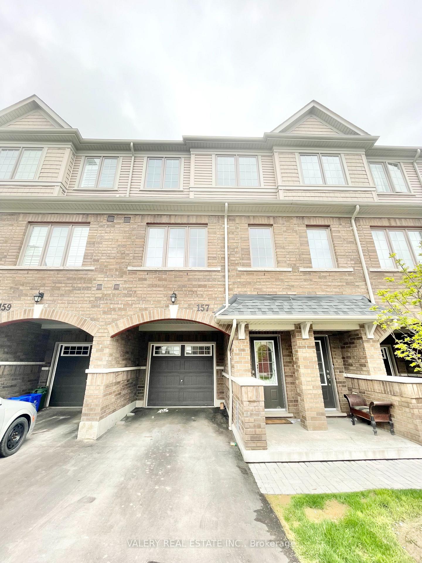 157-danzatore-path-oshawa-ontario-e13514678